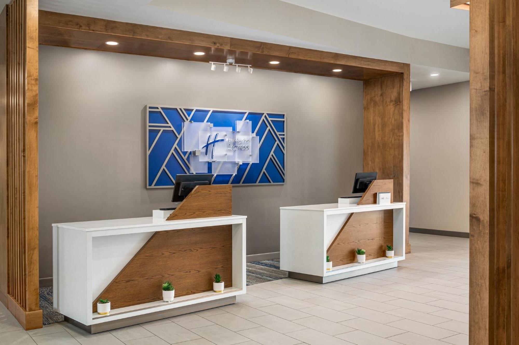 Holiday Inn Express Richmond By Ihg Exteriör bild
